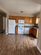 8403 Robin Hill Dr in Louisville, KY - Building Photo - Building Photo