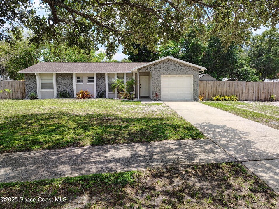 3727 London Blvd in Cocoa, FL - Foto de edificio