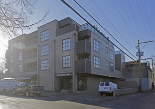 Hollywood Court in Vancouver, BC - Building Photo - Building Photo