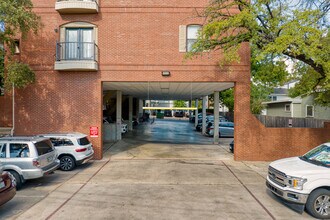 Windtree Condos in Austin, TX - Building Photo - Building Photo