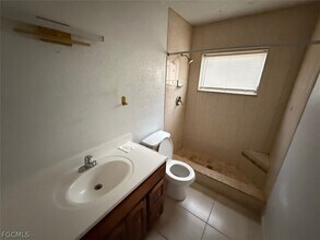 1069 Southdale Rd in Ft. Myers, FL - Building Photo - Building Photo