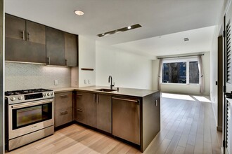 52 Innes Ct in San Francisco, CA - Foto de edificio - Building Photo