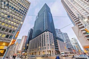 955 Bay St. in Toronto, ON - Building Photo