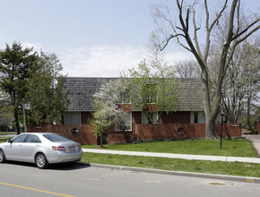 34 Yorkminster Rd in Toronto, ON - Building Photo - Building Photo