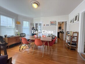 9 Dimick St, Unit #1B in Somerville, MA - Building Photo - Building Photo