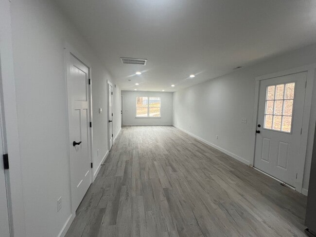 2287 9th Ave Dr NE in Hickory, NC - Foto de edificio - Building Photo