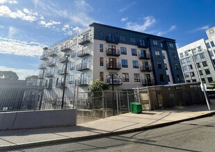 The Frances at Ashmont Flats in Boston, MA - Foto de edificio - Building Photo