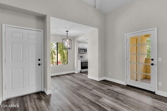 7008 E Gold Dust Ave in Paradise Valley, AZ - Building Photo - Building Photo