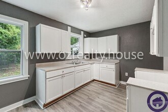 2126 Marlow Rd in Toledo, OH - Building Photo - Building Photo