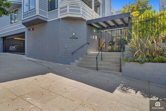 1 Baker St, Unit Apt 2B in San Francisco, CA - Building Photo - Building Photo