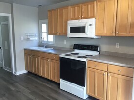 6 S Ridge Rd, Unit D in Boiling Springs, PA - Building Photo