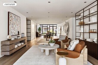 429 Kent Ave in Brooklyn, NY - Foto de edificio - Building Photo