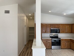 2105 Emma St in Van Buren, AR - Building Photo - Building Photo