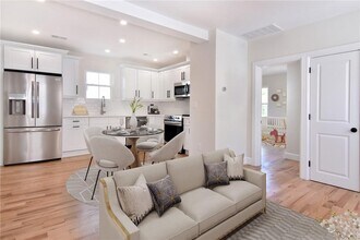 142 Second Ave in Pelham, NY - Building Photo - Building Photo
