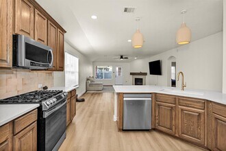 30315 Legacy Pines Dr in Spring, TX - Building Photo - Building Photo