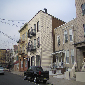 604 11th St in Union City, NJ - Foto de edificio - Building Photo