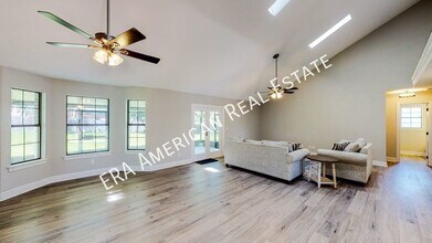 18 Meigs Dr in Shalimar, FL - Building Photo - Building Photo