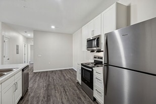 Whispering Oaks in Orlando, FL - Building Photo