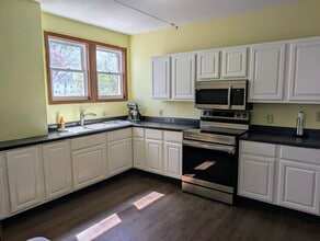 3675 E Pulaski Ave, Unit Pulaski Apartment in Cudahy, WI - Building Photo - Building Photo