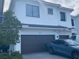 10820 SW 232nd Terrace in Princeton, FL - Building Photo