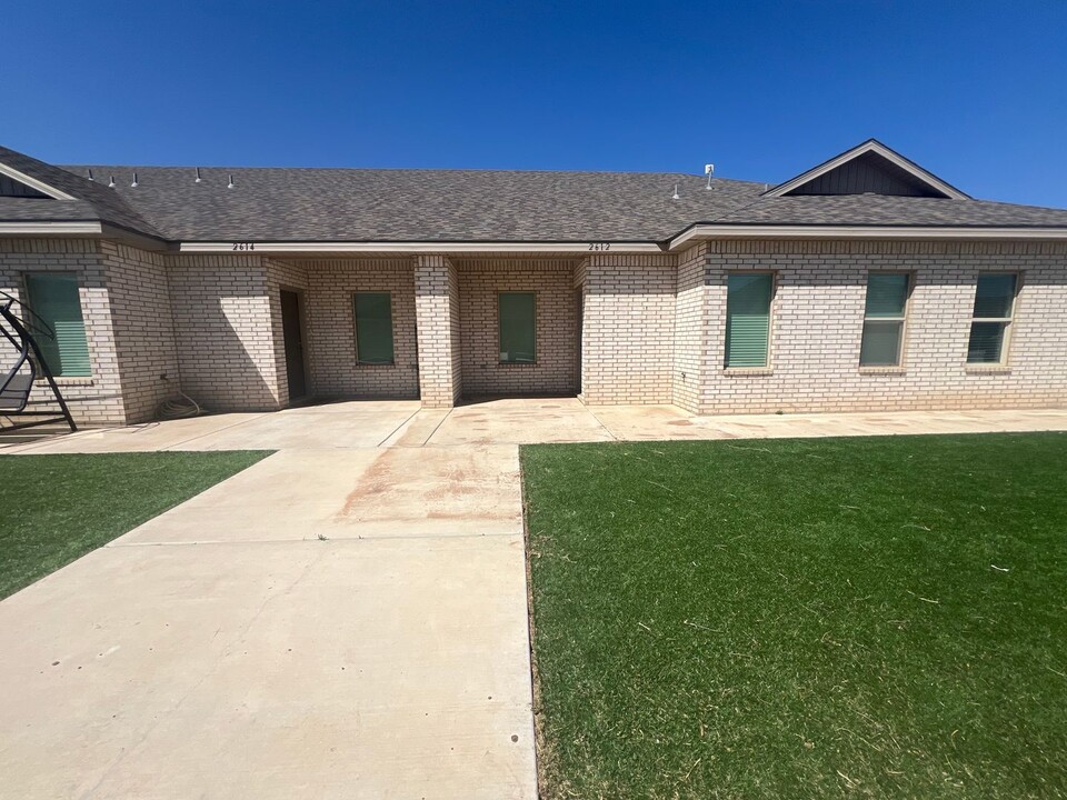 2612 136th St in Lubbock, TX - Foto de edificio