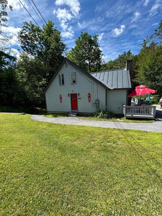 4027 Vermont Rte 100 in Wardsboro, VT - Foto de edificio