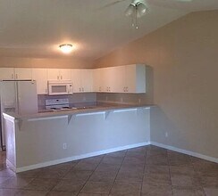 104 Trafalgar Pkwy in Cape Coral, FL - Building Photo - Building Photo