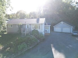 29 Sheffield Ct in Fredericton, NB - Building Photo