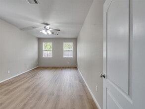 10223 Sierra Grace Ln in Houston, TX - Foto de edificio - Building Photo