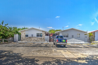 904-916 SW 10th St in Hallandale Beach, FL - Building Photo - Building Photo