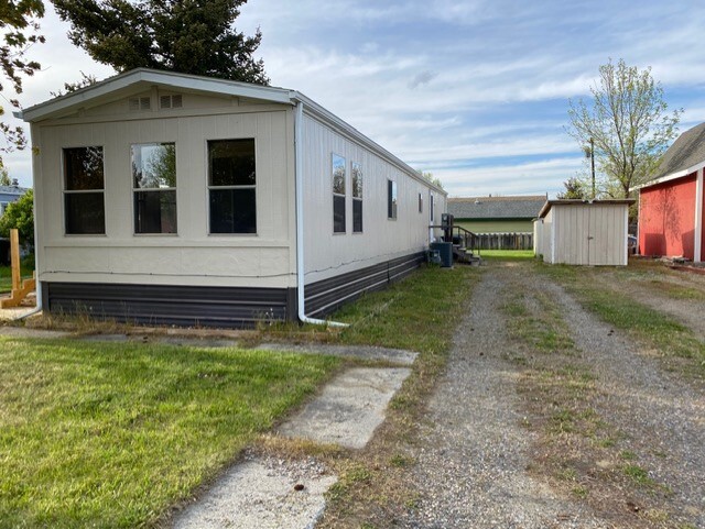 375 Windsor Cir N in Billings, MT - Building Photo