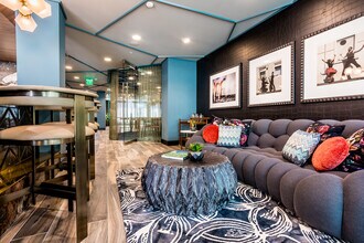 Broadstone Arden in Santa Ana, CA - Foto de edificio - Interior Photo