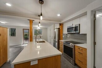 811 16th Ave in Seattle, WA - Building Photo - Building Photo