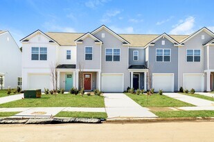 65 Striker Rd in Port Wentworth, GA - Building Photo