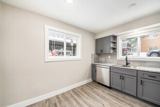 174 S Fremont St NE, Unit 1 in Rockford, MI - Building Photo - Building Photo