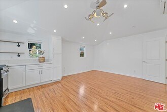6724 Mammoth Ave in Los Angeles, CA - Building Photo - Building Photo