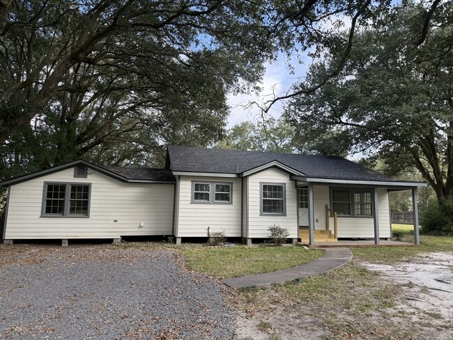 property at 3075 Patillo Rd