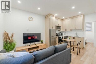 1313-1320 20 Ave NW in Calgary, AB - Building Photo