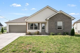 107 Meadowbrook in Shelbyville, TN - Building Photo