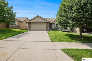 19615 Marinda St in Omaha, NE - Building Photo