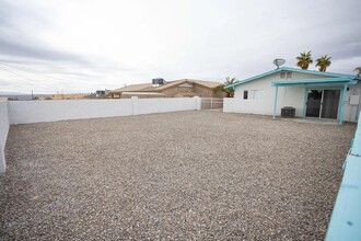 2290 Seabring Dr in Lake Havasu City, AZ - Building Photo - Building Photo