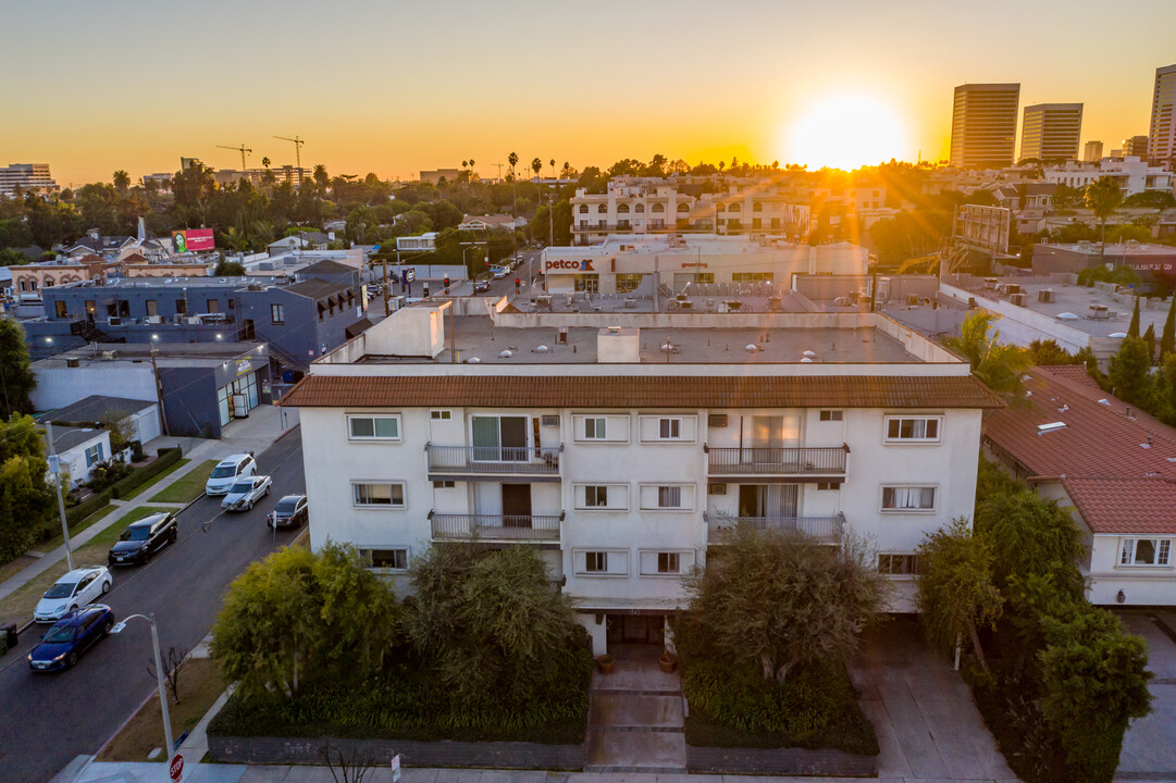 Glendon Apartments in Los Angeles, CA - Building Photo