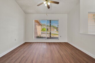 9218 Greens Point in San Antonio, TX - Building Photo - Building Photo