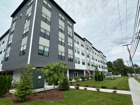 197 Pearl St in Essex Junction, VT - Building Photo