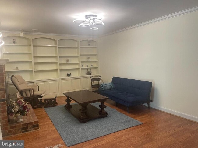 property at 8526 Raglan Rd