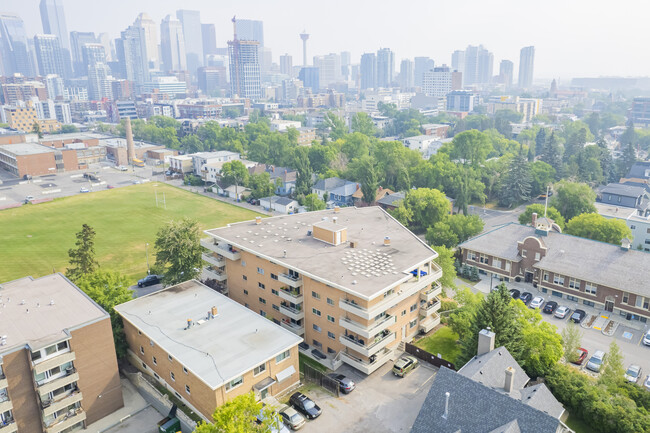 Palace Royale in Calgary, AB - Building Photo - Building Photo