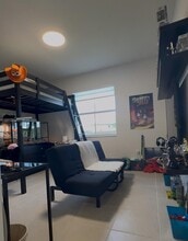 2415 SE 23rd Rd in Homestead, FL - Building Photo - Building Photo