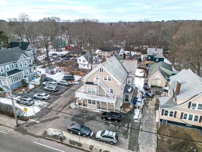 285 W Elm St in Brockton, MA - Building Photo - Building Photo
