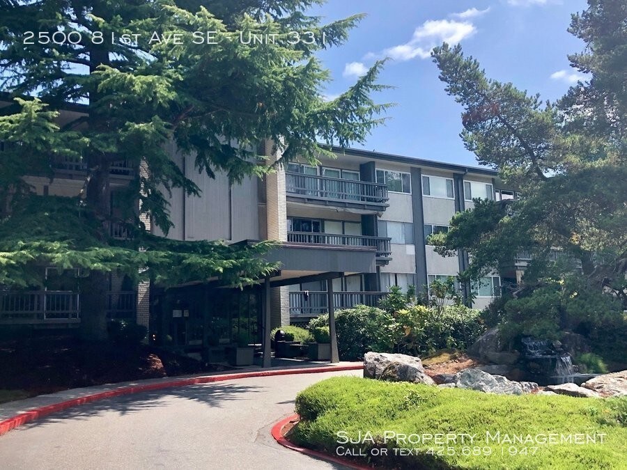 2500 81st Ave SE-Unit -Unit 331 in Mercer Island, WA - Building Photo