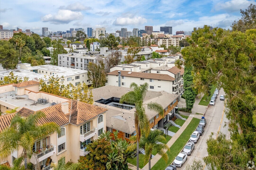 652 Veteran Ave in Los Angeles, CA - Building Photo